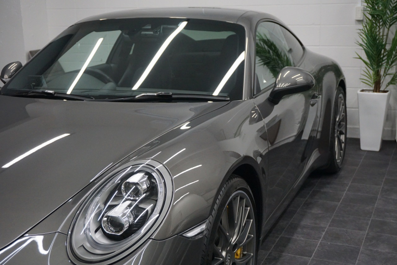 ポルシェ 911(Type991.2) Carrera 7MT PCCB スポーツクロノ スポーツエグゾースト LEDヘッドライト RSスパイダー20ホイール アゲートグレーメタリック  中古車