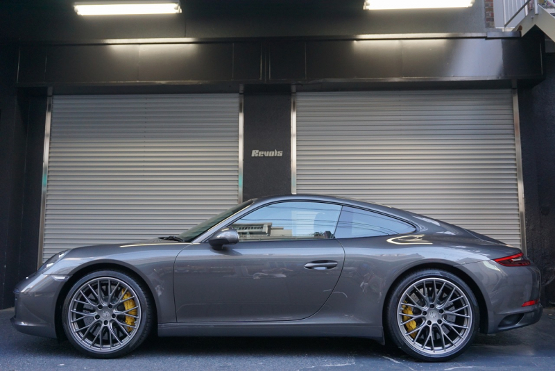 ポルシェ 911(Type991.2) Carrera 7MT PCCB スポーツクロノ スポーツエグゾースト LEDヘッドライト RSスパイダー20ホイール アゲートグレーメタリック  中古車