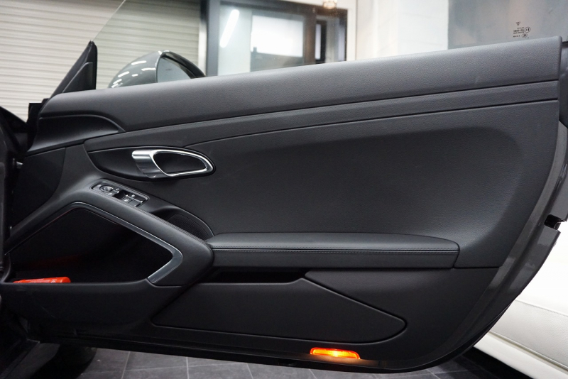 ポルシェ 911(Type991.2) Carrera 7MT PCCB スポーツクロノ スポーツエグゾースト LEDヘッドライト RSスパイダー20ホイール アゲートグレーメタリック  中古車