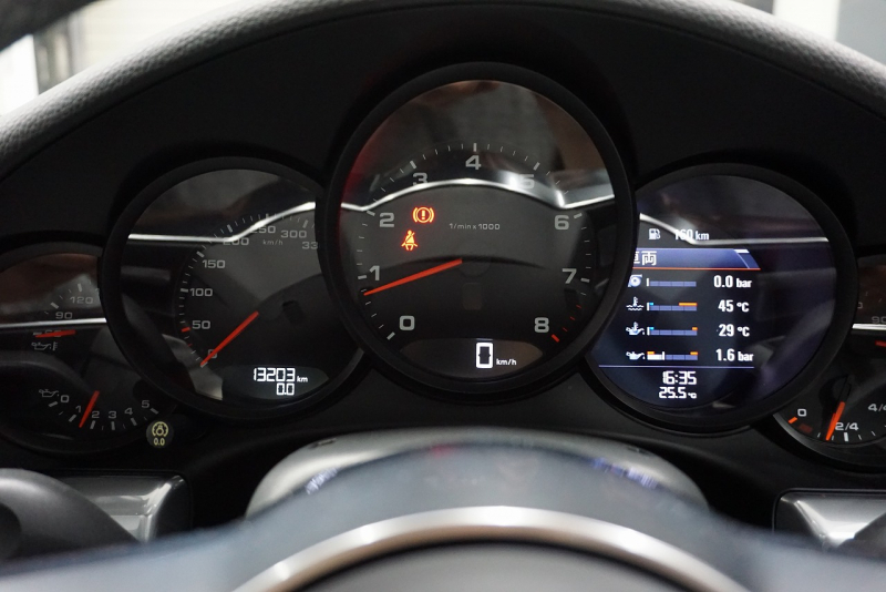 ポルシェ 911(Type991.2) Carrera 7MT PCCB スポーツクロノ スポーツエグゾースト LEDヘッドライト RSスパイダー20ホイール アゲートグレーメタリック  中古車