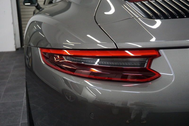 ポルシェ 911(Type991.2) Carrera 7MT PCCB スポーツクロノ スポーツエグゾースト LEDヘッドライト RSスパイダー20ホイール アゲートグレーメタリック  中古車