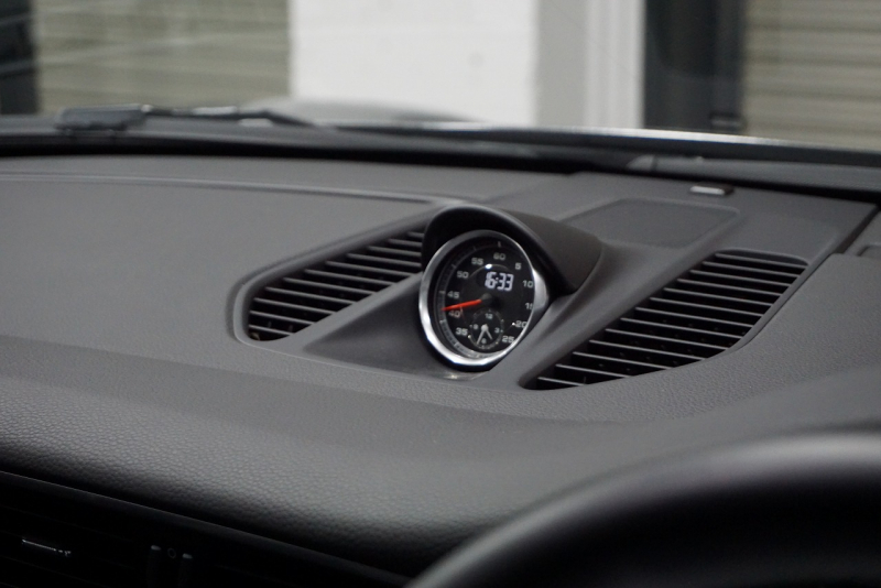 ポルシェ 911(Type991.2) Carrera 7MT PCCB スポーツクロノ スポーツエグゾースト LEDヘッドライト RSスパイダー20ホイール アゲートグレーメタリック  中古車