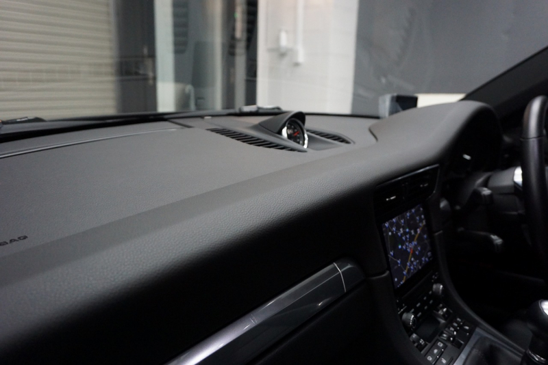 ポルシェ 911(Type991.2) Carrera 7MT PCCB スポーツクロノ スポーツエグゾースト LEDヘッドライト RSスパイダー20ホイール アゲートグレーメタリック  中古車