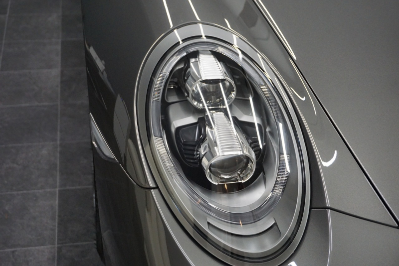 ポルシェ 911(Type991.2) Carrera 7MT PCCB スポーツクロノ スポーツエグゾースト LEDヘッドライト RSスパイダー20ホイール アゲートグレーメタリック  中古車