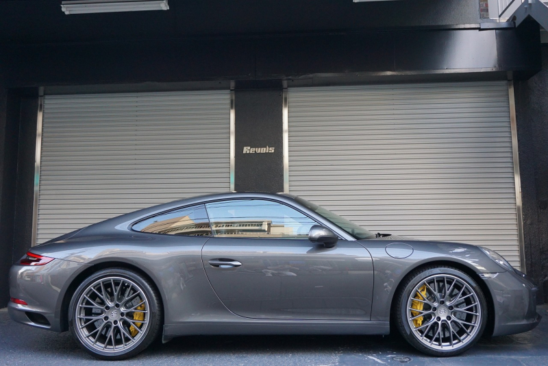 ポルシェ 911(Type991.2) Carrera 7MT PCCB スポーツクロノ スポーツエグゾースト LEDヘッドライト RSスパイダー20ホイール アゲートグレーメタリック  中古車