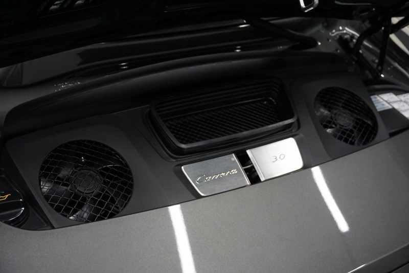 ポルシェ 911(Type991.2) Carrera 7MT PCCB スポーツクロノ スポーツエグゾースト LEDヘッドライト RSスパイダー20ホイール アゲートグレーメタリック  中古車