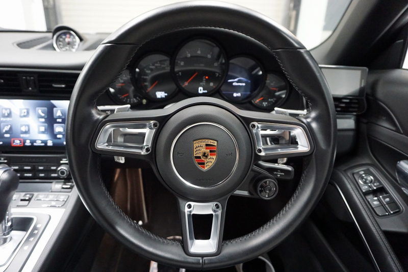 ポルシェ 911(Type991.2) Carrera PDK スポーツクロノパッケージ スポーツエグゾースト  CarerraS20インチホイール GTシルバーメタリック  中古車