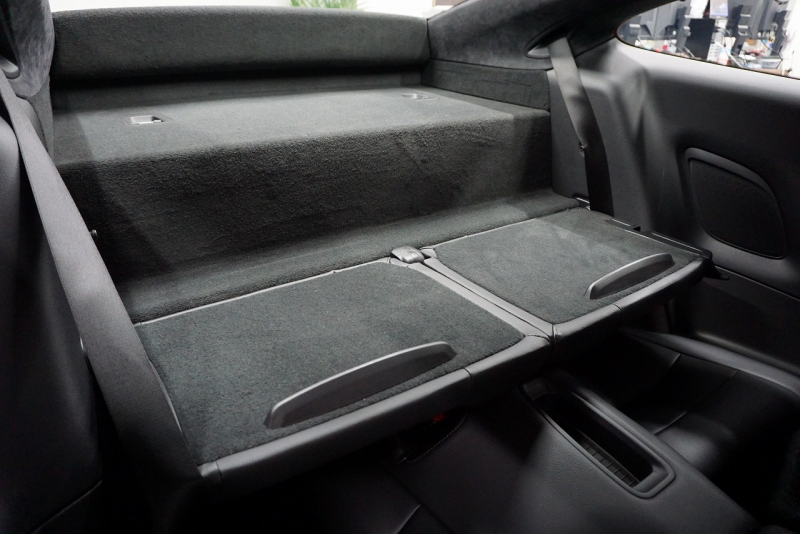 ポルシェ 911(Type991.2) Carrera PDK スポーツクロノパッケージ スポーツエグゾースト  CarerraS20インチホイール GTシルバーメタリック  中古車