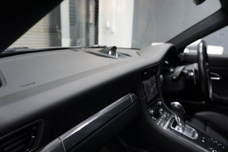 ポルシェ 911(Type991.2) Carrera PDK スポーツクロノパッケージ スポーツエグゾースト  CarerraS20インチホイール GTシルバーメタリック  中古車