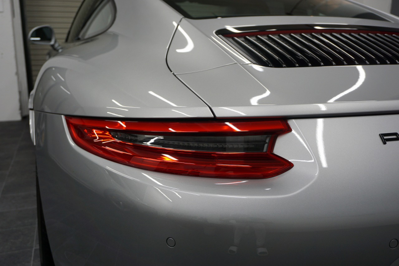 ポルシェ 911(Type991.2) Carrera PDK スポーツクロノパッケージ スポーツエグゾースト  CarerraS20インチホイール GTシルバーメタリック  中古車