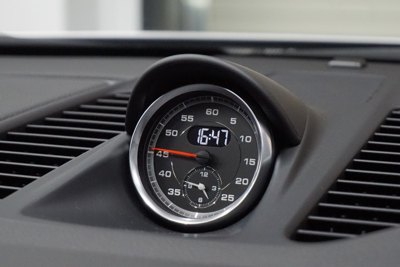 ポルシェ 911(Type991.2) Carrera PDK スポーツクロノパッケージ スポーツエグゾースト  CarerraS20インチホイール GTシルバーメタリック  中古車