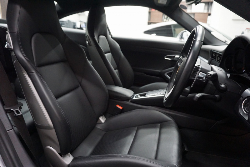 ポルシェ 911(Type991.2) Carrera PDK スポーツクロノパッケージ スポーツエグゾースト  CarerraS20インチホイール GTシルバーメタリック  中古車