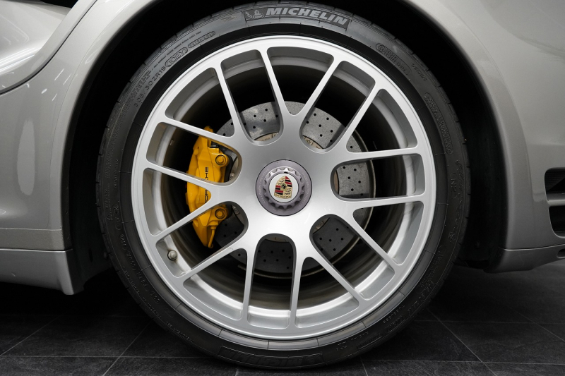 ポルシェ 911(Type997) Turbo S PCCB オールレザーインテリア GTシルバー 中古車 中古車