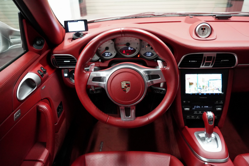 ポルシェ 911(Type997) Turbo S PCCB オールレザーインテリア GTシルバー 中古車 中古車