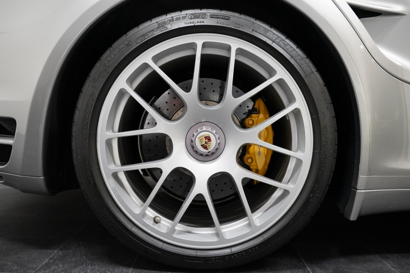 ポルシェ 911(Type997) Turbo S PCCB オールレザーインテリア GTシルバー 中古車 中古車