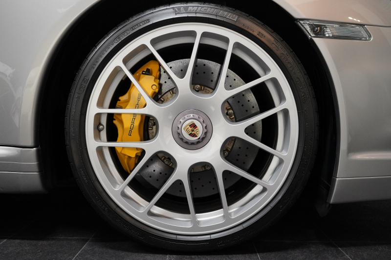 ポルシェ 911(Type997) Turbo S PCCB オールレザーインテリア GTシルバー 中古車 中古車