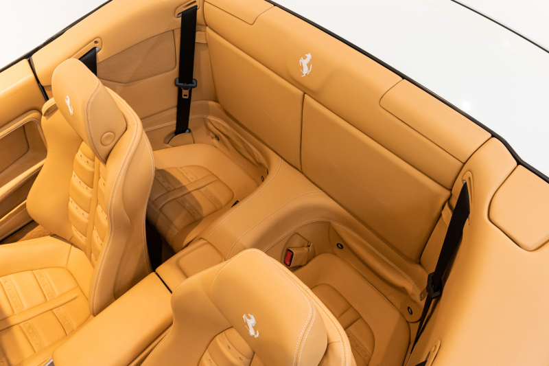 フェラーリ カリフォルニア California30 デイトナシート 458ホイール スクーデリアフェラーリエンブレム マグネライドサス EBMバルブ開閉 中古車 中古車