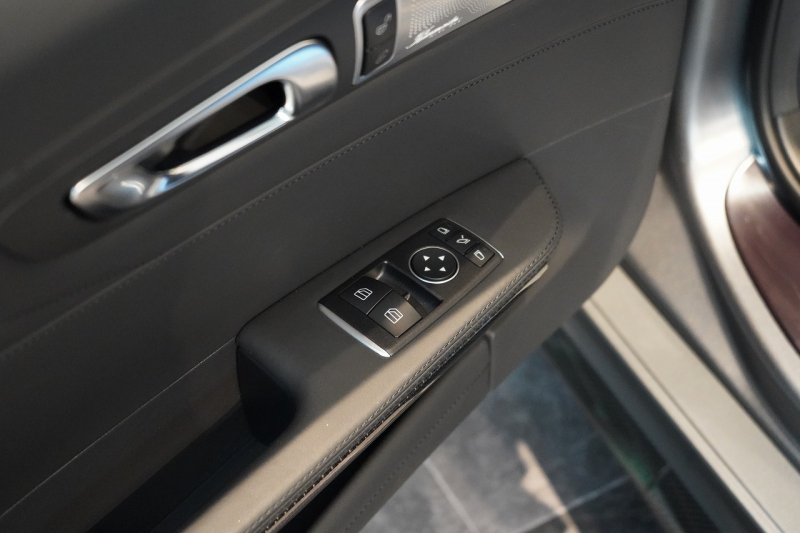 AMG その他 Mercedes-AMG GTR ROADSTER 世界限定車 カーボンセラミックブレーキ セレナイトグレーマグノ  中古車