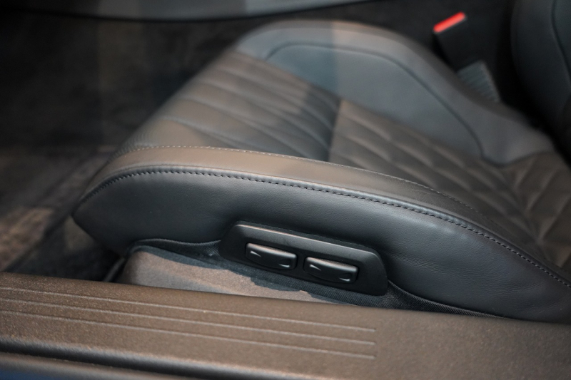 AMG その他 Mercedes-AMG GTR ROADSTER 世界限定車 カーボンセラミックブレーキ セレナイトグレーマグノ  中古車