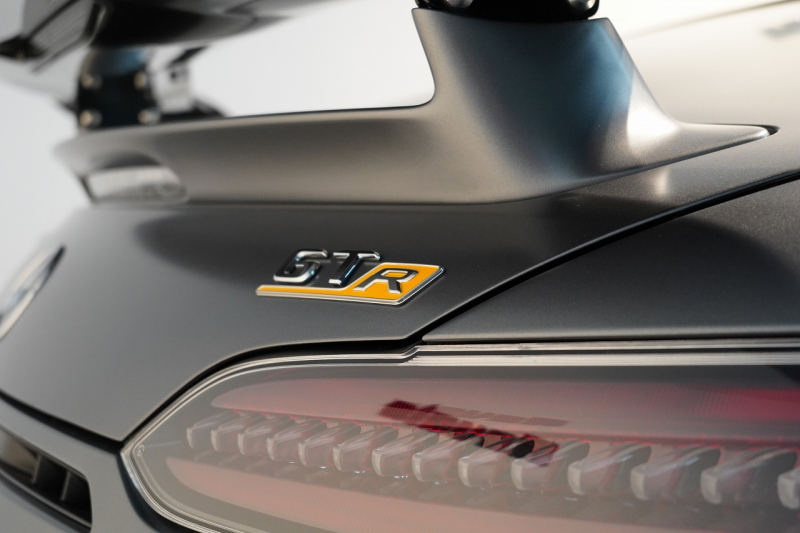 AMG その他 Mercedes-AMG GTR ROADSTER 世界限定車 カーボンセラミックブレーキ セレナイトグレーマグノ  中古車