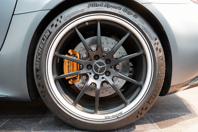 AMG その他 Mercedes-AMG GTR ROADSTER 世界限定車 カーボンセラミックブレーキ セレナイトグレーマグノ  中古車