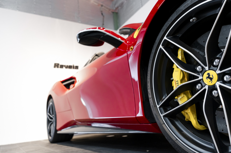 フェラーリ 488スパイダー テーラーメイド/OP2000万over/特別仕様内装 中古車 中古車