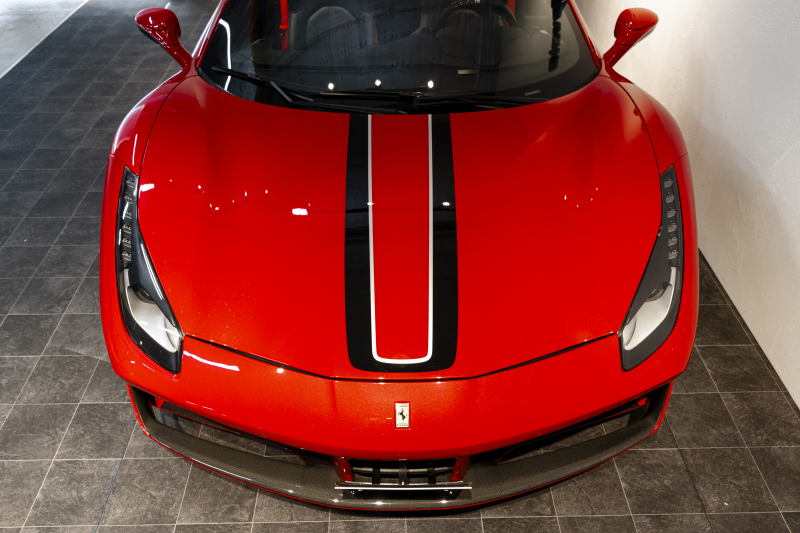 フェラーリ 488スパイダー テーラーメイド/OP2000万over/特別仕様内装 中古車 中古車