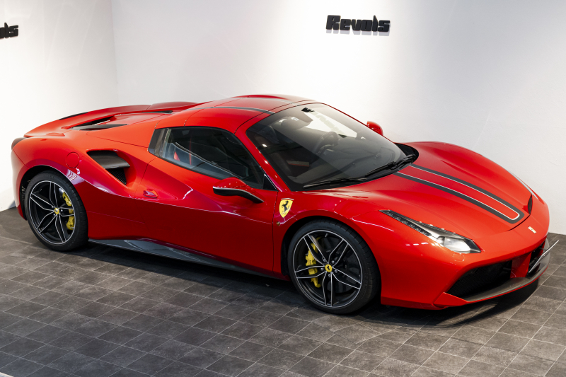 フェラーリ 488スパイダー テーラーメイド/OP2000万over/特別仕様内装 中古車 中古車