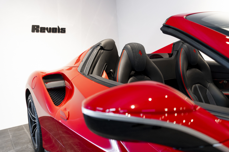 フェラーリ 488スパイダー テーラーメイド/OP2000万over/特別仕様内装 中古車 中古車