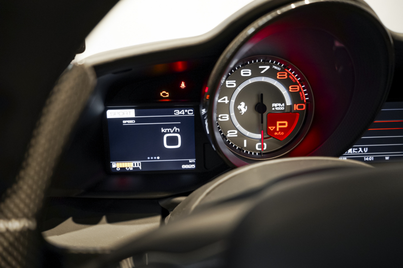 フェラーリ 488スパイダー テーラーメイド/OP2000万over/特別仕様内装 中古車 中古車