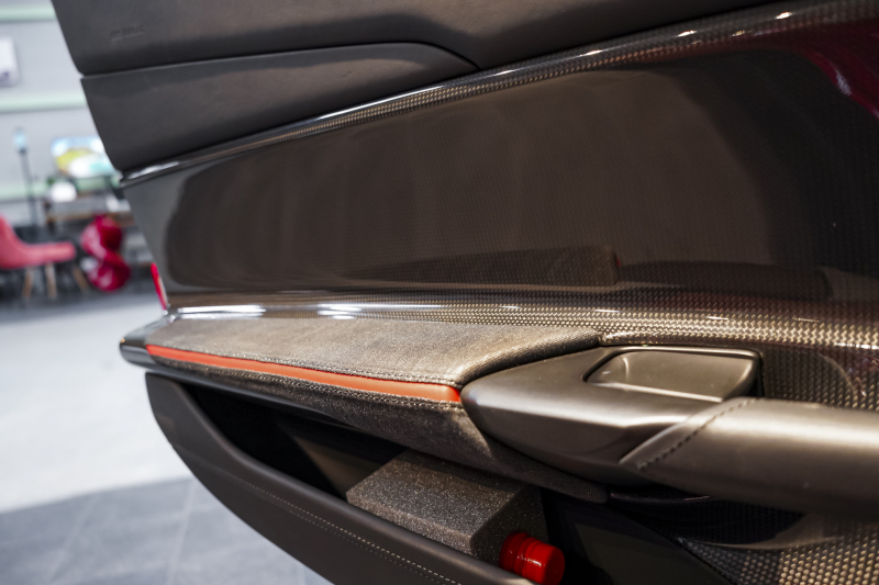 フェラーリ 488スパイダー テーラーメイド/OP2000万over/特別仕様内装 中古車 中古車