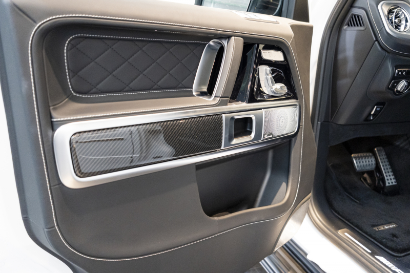 メルセデスベンツ Gクラス マグノヒーローエディション 全面プロテクションフィルム施工　電動サイドステップ 中古車 中古車