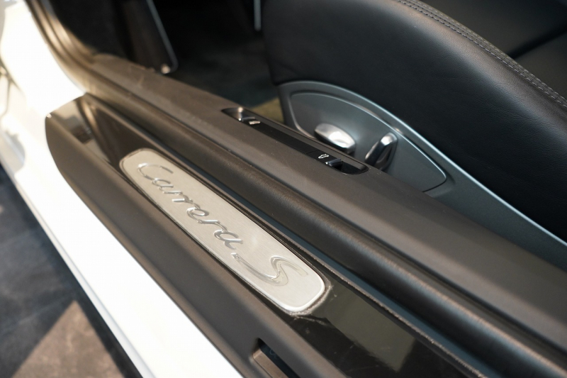 ポルシェ 911(Type991) Carrera S 7MT スポーツクロノパッケージ PASMスポーツシャーシ  中古車