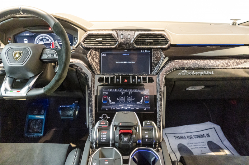 ランボルギーニ ウルス 5名乗車ハイウェイアシスタントPKG　HUD　B&O3Dオーディオ　リアエンタメ　23インチAW 中古車 中古車