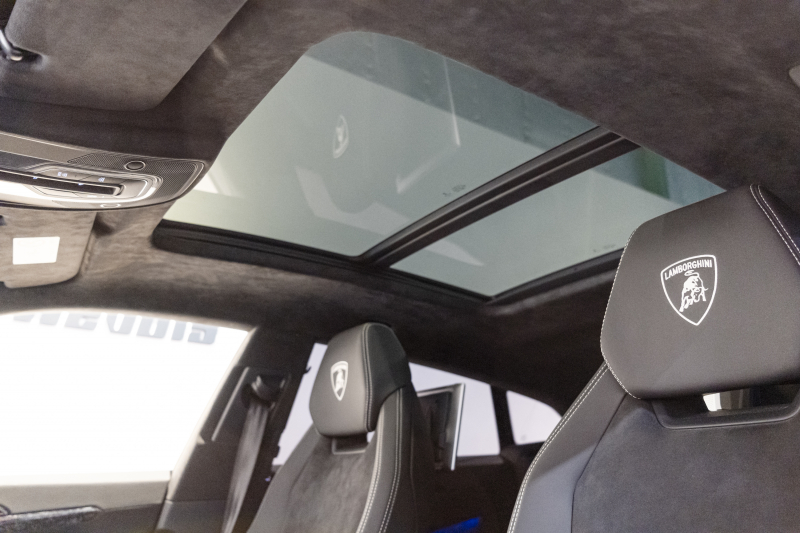 ランボルギーニ ウルス 5名乗車ハイウェイアシスタントPKG　HUD　B&O3Dオーディオ　リアエンタメ　23インチAW 中古車 中古車