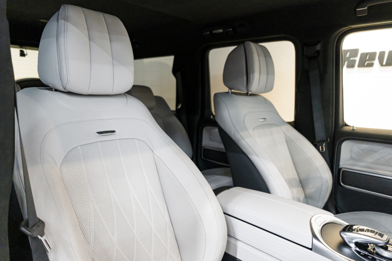 メルセデスベンツ Gクラス G63　エディションマグノ　マットホワイト　電動ステップ　追加アンビエントライト　ウッドデッキ 中古車 中古車