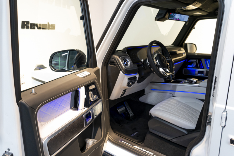 メルセデスベンツ Gクラス G63　エディションマグノ　マットホワイト　電動ステップ　追加アンビエントライト　ウッドデッキ 中古車 中古車