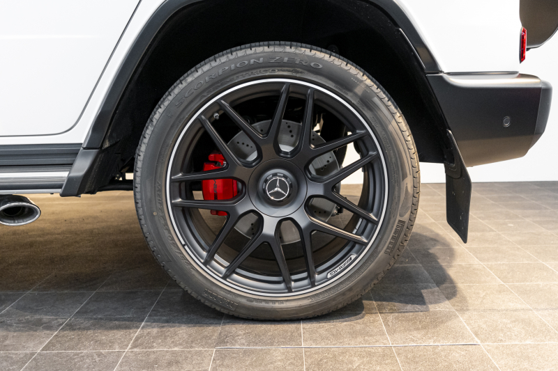 メルセデスベンツ Gクラス G63　エディションマグノ　マットホワイト　電動ステップ　追加アンビエントライト　ウッドデッキ 中古車 中古車