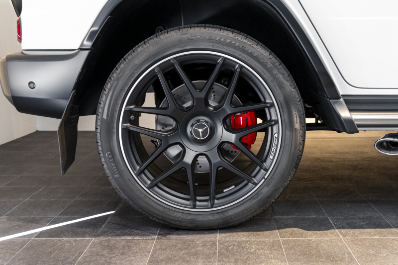 メルセデスベンツ Gクラス G63　エディションマグノ　マットホワイト　電動ステップ　追加アンビエントライト　ウッドデッキ 中古車 中古車