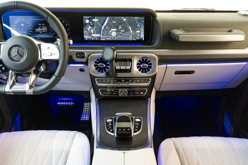 メルセデスベンツ Gクラス G63　エディションマグノ　マットホワイト　電動ステップ　追加アンビエントライト　ウッドデッキ 中古車 中古車