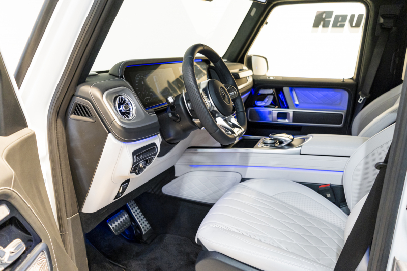 メルセデスベンツ Gクラス G63　エディションマグノ　マットホワイト　電動ステップ　追加アンビエントライト　ウッドデッキ 中古車 中古車