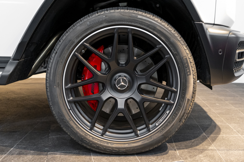 メルセデスベンツ Gクラス G63　エディションマグノ　マットホワイト　電動ステップ　追加アンビエントライト　ウッドデッキ 中古車 中古車