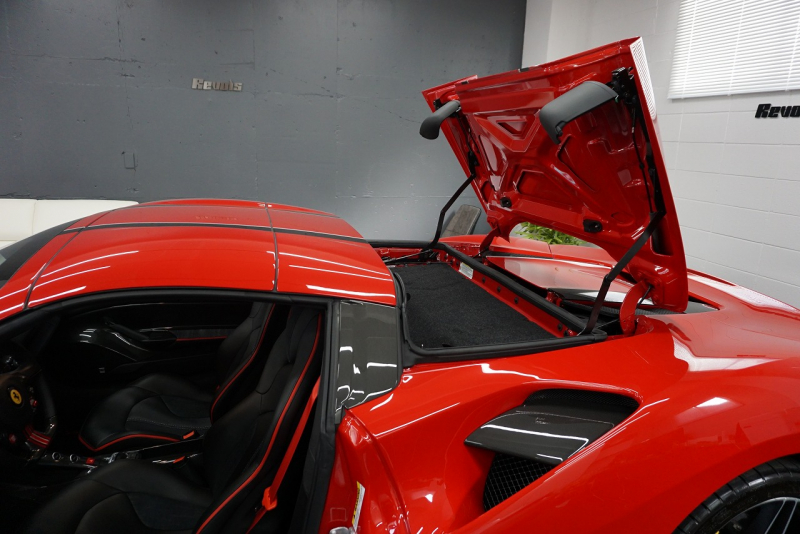 フェラーリ 488スパイダー テーラーメイド/スクーデリアコレクション　OP1700OVER  中古車