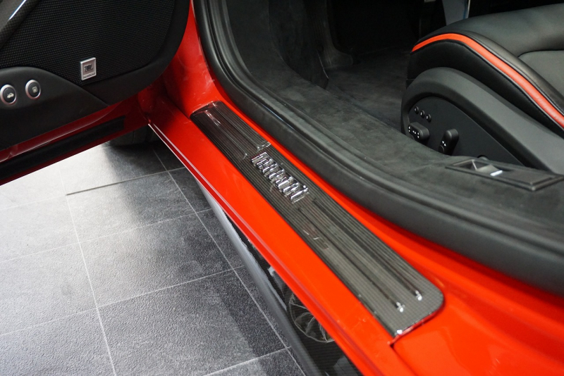 フェラーリ 488スパイダー テーラーメイド/スクーデリアコレクション　OP1700OVER  中古車