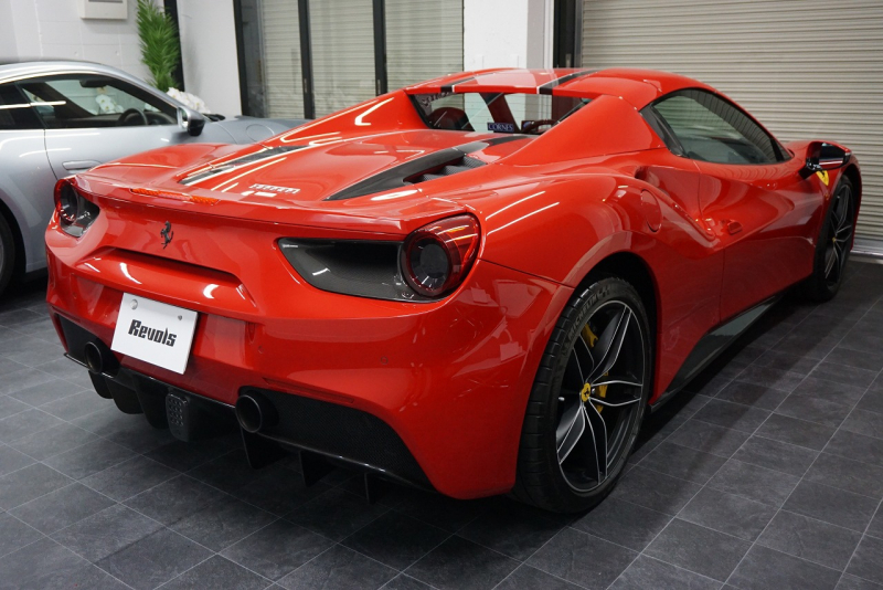 フェラーリ 488スパイダー テーラーメイド/スクーデリアコレクション　OP1700OVER  中古車