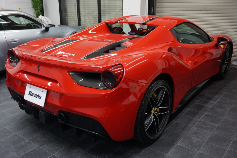 フェラーリ 488スパイダー テーラーメイド/スクーデリアコレクション　OP1700OVER  中古車