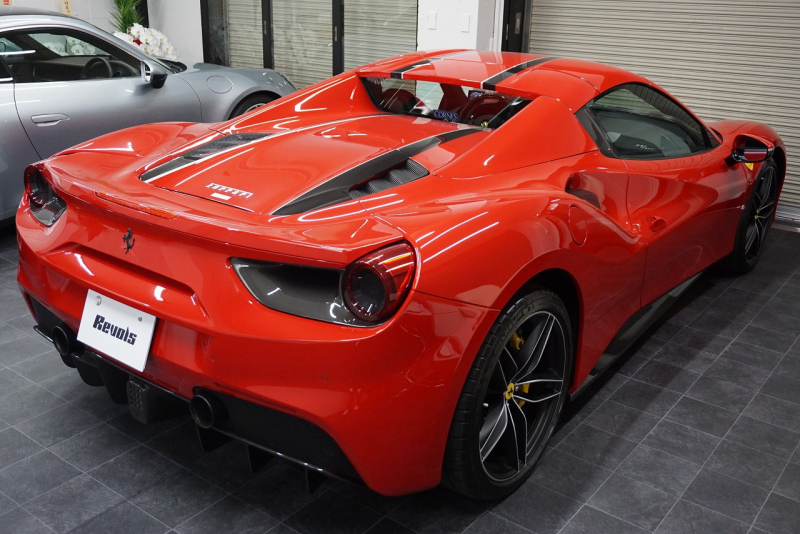 フェラーリ 488スパイダー テーラーメイド/スクーデリアコレクション　OP1700OVER  中古車