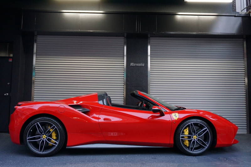 フェラーリ 488スパイダー テーラーメイド/スクーデリアコレクション　OP1700OVER  中古車