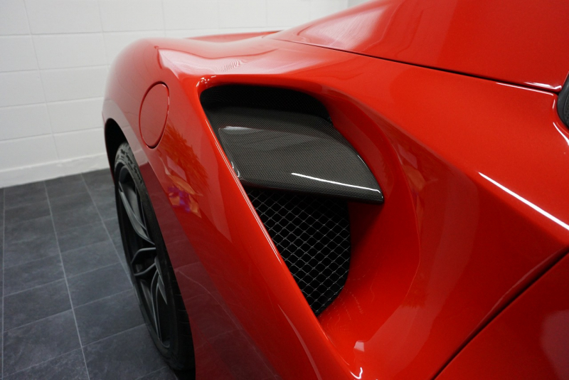 フェラーリ 488スパイダー テーラーメイド/スクーデリアコレクション　OP1700OVER  中古車