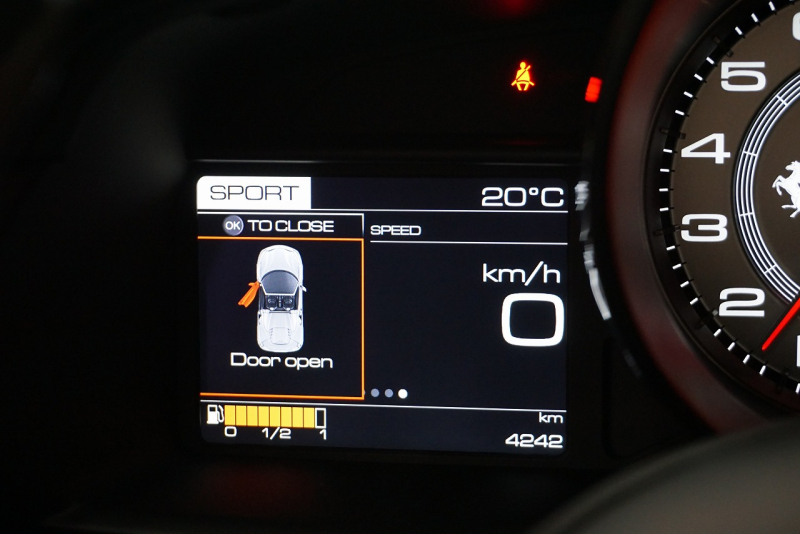 フェラーリ 488スパイダー テーラーメイド/スクーデリアコレクション　OP1700OVER  中古車